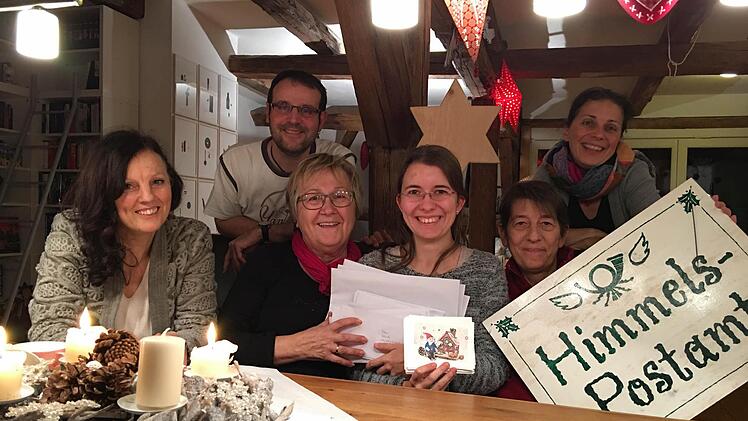 Eine Auswahl an Briefen zum Schmunzeln. Foto: Schikora