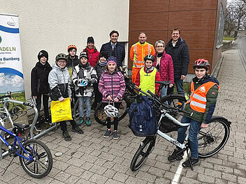 Pommersfelden: Gemeinde bekommt moderne Fahrradständer - dank Gewinnerteam des Stadtradelns