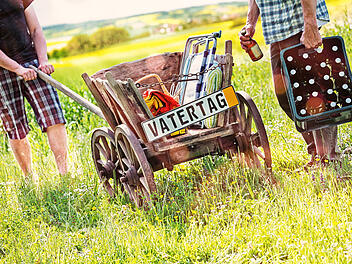 Vatertag, Bollerwagen