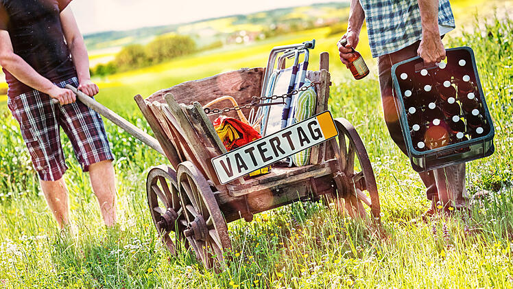 Vatertag, Bollerwagen