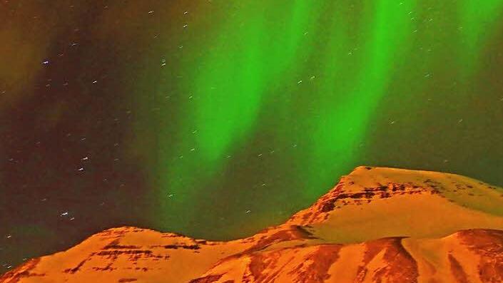 Wer einmal Polarlichter mit eigenen Augen gesehen hat, wird diese Erfahrung wohl nie mehr vergessen.