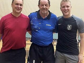 Tischtennis-Vereinsmeister des FC Nordhalben wurde Gerhard Wachter (Mitte) vor Benjamin Stumpf (rechts) und Gerd Hornfeck. Foto: privat
