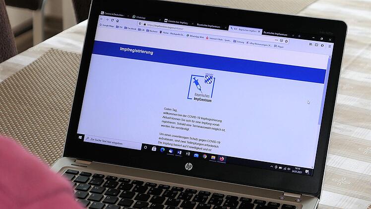 Seit Montag unterstützen einige Kommunen das Landratsamt  und nehmen Registrierungswünsche  von Impfwilligen über eine eigene Telefonnummer im heimischen Rathaus an. Foto: Elisabeth Mehn
