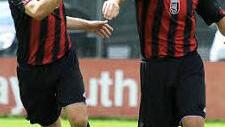 Der Regisseur des TSV 08 Kulmbach, Sascha Pfeufer (rechts), droht lange auszufallen. Und Sebastian Herold (links) will kürzer treten.  Foto: Monika Limmer