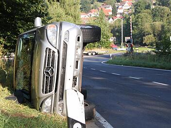 Kurz vor dem Bahnübergang passierte der Unfall. Fotos: Ulrike Müller