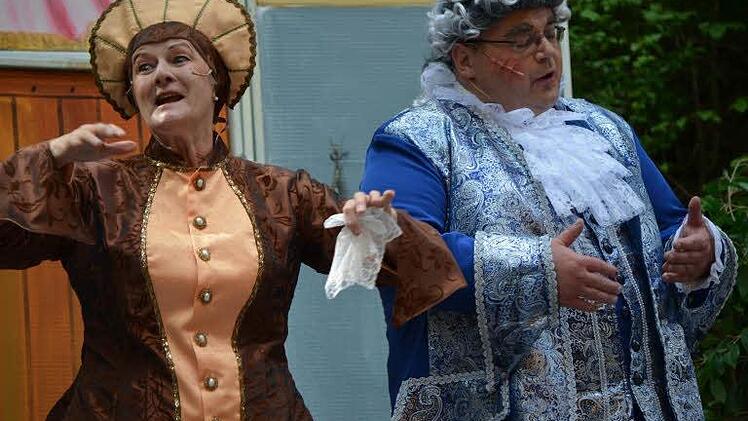 Tolle Szenen, prächtige Kostüme bietet die "Aschenputtel"-Aufführung auf der Waldbühne Heldritt. Foto: Gabi Bertram
