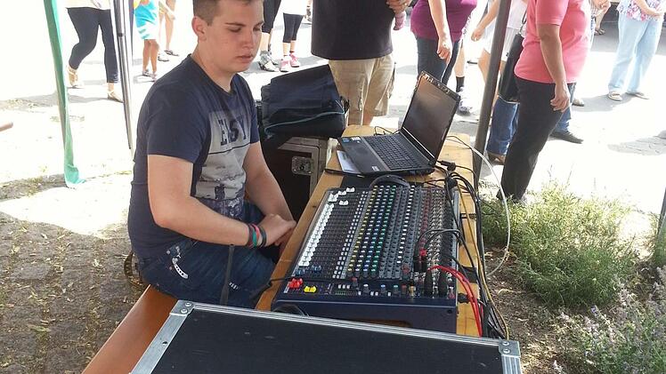Lorenz Hummel beim Dorffest in AdelsdorfFoto: Johanna Blum
