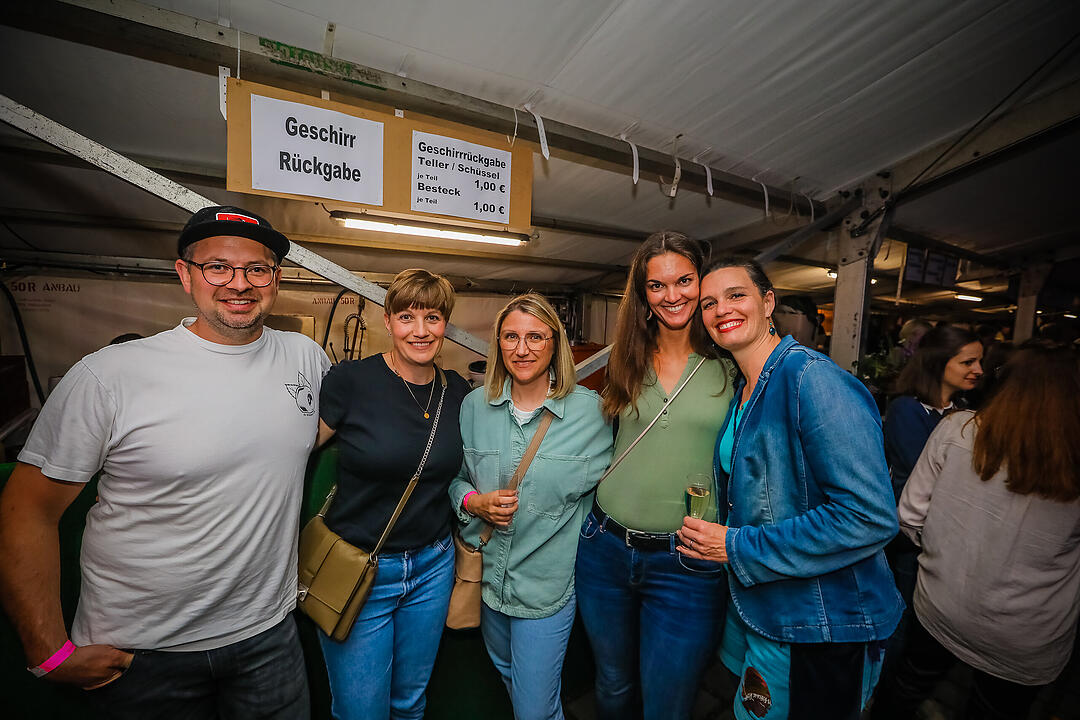 Samstagsparty im Festzelt!