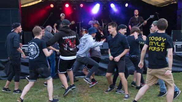 Beim Auftritt von Concert In My Car ging es vor der Bühne so richtig ab. Foto: Jule Müller