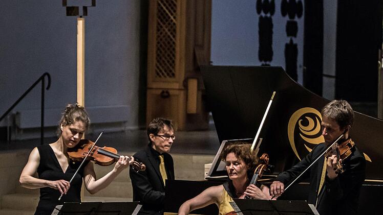 Das Ensemble Neobarock beeindruckte die Zuhörer in der Coburger Morizkirche mit stilsicherem Musizieren und Werken des 17., und 18. Jahrhunderts.Foto: Jochen Berger