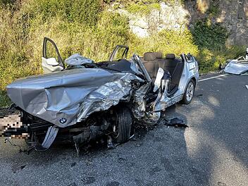 Burgkunstadt: Unfall auf B289 - Fahrer stirbt vor Ort