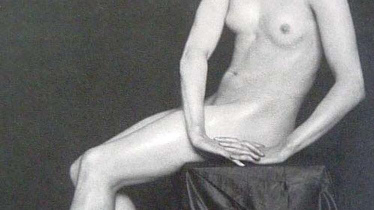 Baurs Schwester ließ als Tänzerin Claire Bauroff die Hüllen fallen. Die Aufnahme entstand 1924 in Wien. Foto: Czapla