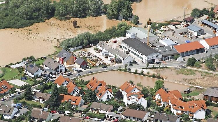 Im Juli 2007 traf ein Hochwasser die Stadt Baiersdorf. Die Folgen waren verheerend.  Foto: Stadt Baiersdorf