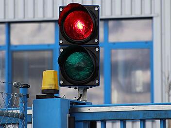 Halt, so nicht! Das Arbeitsgericht in Schweinfurt erklärte die  Kündigung eines Mitarbeiters  der Firma Uniwell in Eyrichshof für ungültig. Weitere Verfahren stehen noch aus.  Foto: Eckehard Kiesewetter