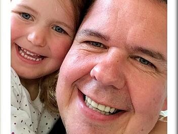 Stolzer Papa mit Tochter Marie (5). Foto: privat