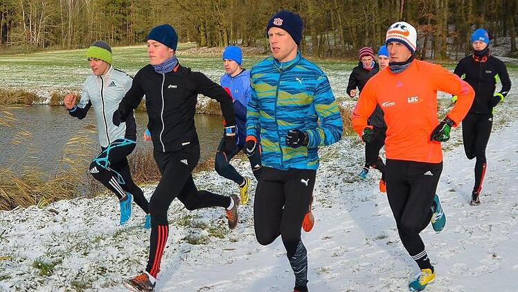 Das Topteam des LSC Höchstadt traf sich mit einigen Neuzugängen zu einem Wintertraining in Höchstadt. V. li.: Theo Schell, Brian Weisheit, Martin Weinländer, Niklas Bühner, Niklas Buchholz, Bernhard Weinländer, Florian Lang und Christian Amon  Foto: Picturedreams