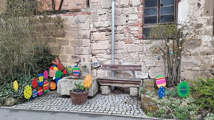 Ahorn: Osterbrunnen-Saison eröffnet