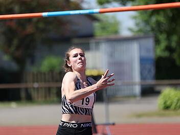 Hanna Schmitt aus Westheim war beim DJK-Bundessportfest in Schwabach nicht nur im Hochsprung erfolgreich.  Foto: Uwe Schönmeyer
