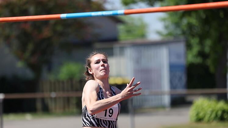 Hanna Schmitt aus Westheim war beim DJK-Bundessportfest in Schwabach nicht nur im Hochsprung erfolgreich.  Foto: Uwe Schönmeyer