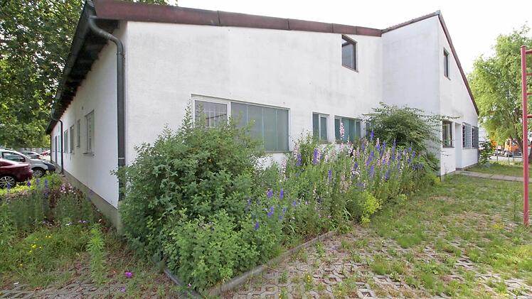 Das Haus in der Dieselstraße 2 ist bereits als Flüchtlingsunterkunft eingerichtet. Doch die Stadträte im Bauausschuss haben dem Projekt einstimmig eine Absage erteilt. Foto: Josef Hofbauer