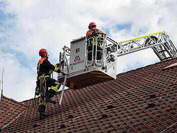 Drei Tage lang &uuml;bten die Freiwillige Feuerwehr Bad Br&uuml;ckenau, sich bei Eins&auml;tzen zu sichern. Foto: Sebastian Gerr