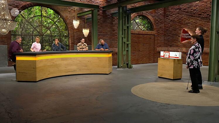 Ausgerechnet Gerlindes Traumh&auml;ndler war angetan von ihrem Verkaufsobjekt: "Engelchen, da hast du aber eine geile Uhr mitgebracht!", staunte Waldi.