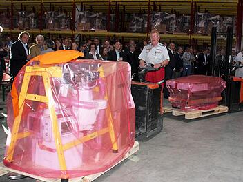 Das Ysio-Röntgengerät wird in den neuen Hallen vorgeführt.  Fotos: Peter Groscurth