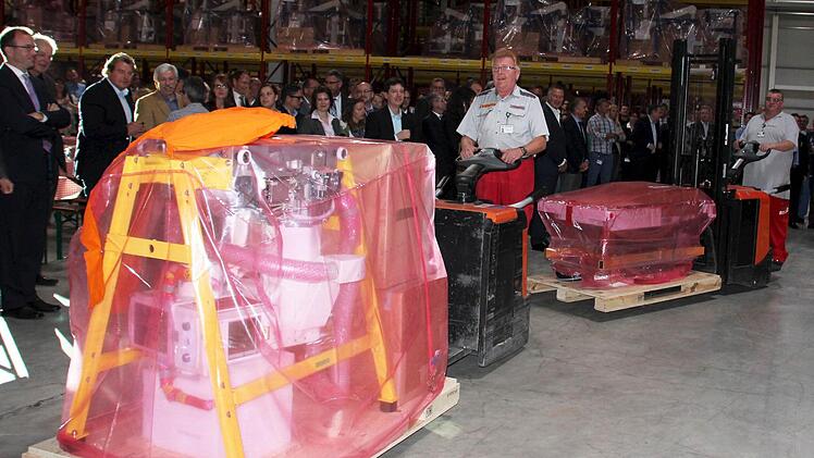 Das Ysio-Röntgengerät wird in den neuen Hallen vorgeführt.  Fotos: Peter Groscurth