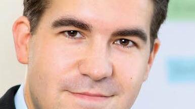 "Ich freue mich für die Bavaria Klinik, dass dort eine Intensivstation mit Beatmung für langzeitbeatmete Patienten eröffnet", sagt Sebastian Güldner, Geschäftsführer des Helios St. Elisabeth-Krankenhauses, und hofft auf eine gute Zusammenarbeit: "Unser gemeinsames Ziel ist die bestmögliche Versorgung der Patienten in der Region." Eine Kooperation sei unter anderem im Bereich der radiologischen Diagnostik möglich. Fotos: Archiv/rr