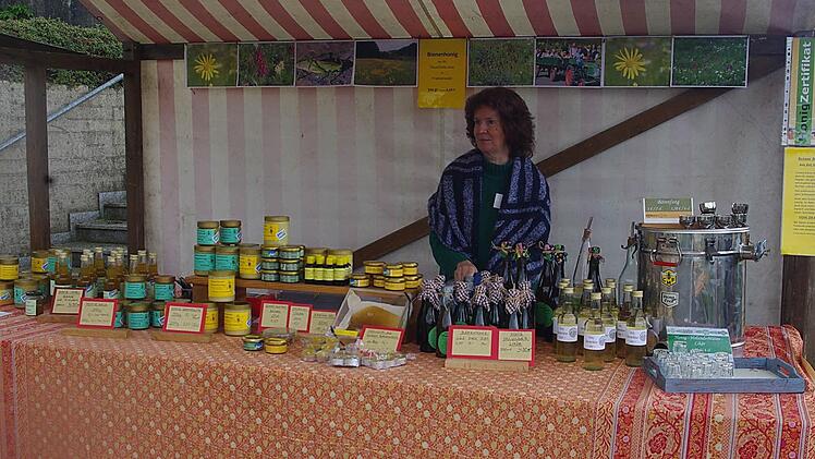 Bei der Eröffnung gab es viele schöne und nützliche Naturprodukte zu erwerben.  Foto: Heike Schülein
