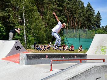 Hoch, höher, am höchsten: Für die Scatebordfreaks ist kein Hindernis zu groß. Fotos: Andrea Spörlein