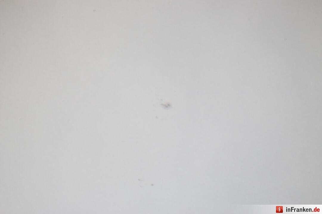 Merkur schiebt sich vor die Sonne