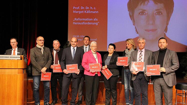 Das Eintrittsgeld  erhielten die Vertreter der Bürgerstiftungen, die unter dem Dach der Sparkasse tätig sind. Ulrike Nauer