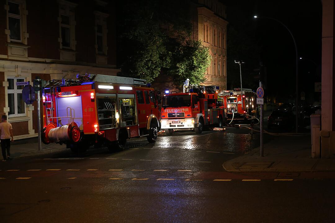 Wohnhaus in Hof in Flammen