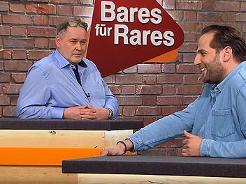 Die "Bares für Rares"-Händler Walter "Waldi" Lehnertz (links) und Julian Schmitz-Avila sind in der ersten Folge des ZDF-"Streamergarten" zu Gast.