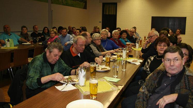 Die Besucher der Info-Veranstaltung in Rugendorf.