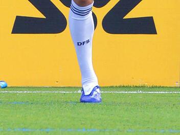 Einen Kunstrasenplatz will der FC Kupferberg. Foto: dpa