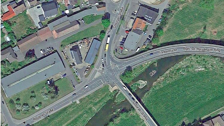 Die Kreuzung Coburger -/ Köstener Straße - Bürgermeister-Dr.-Hauptmann-Ring zählt zu den am stärksten belasteten Verkehrsverbindungen in der Stadt Lichtenfels.