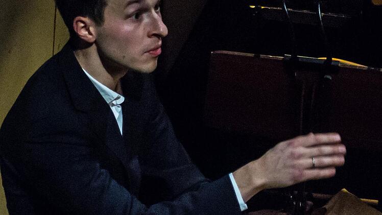 Friedrich Praetorius (25) dirigierte den zweiten Teil von Mozarts Oper "Cosi fan tutte" am Landestheater Coburg.Foto: Jochen Berger