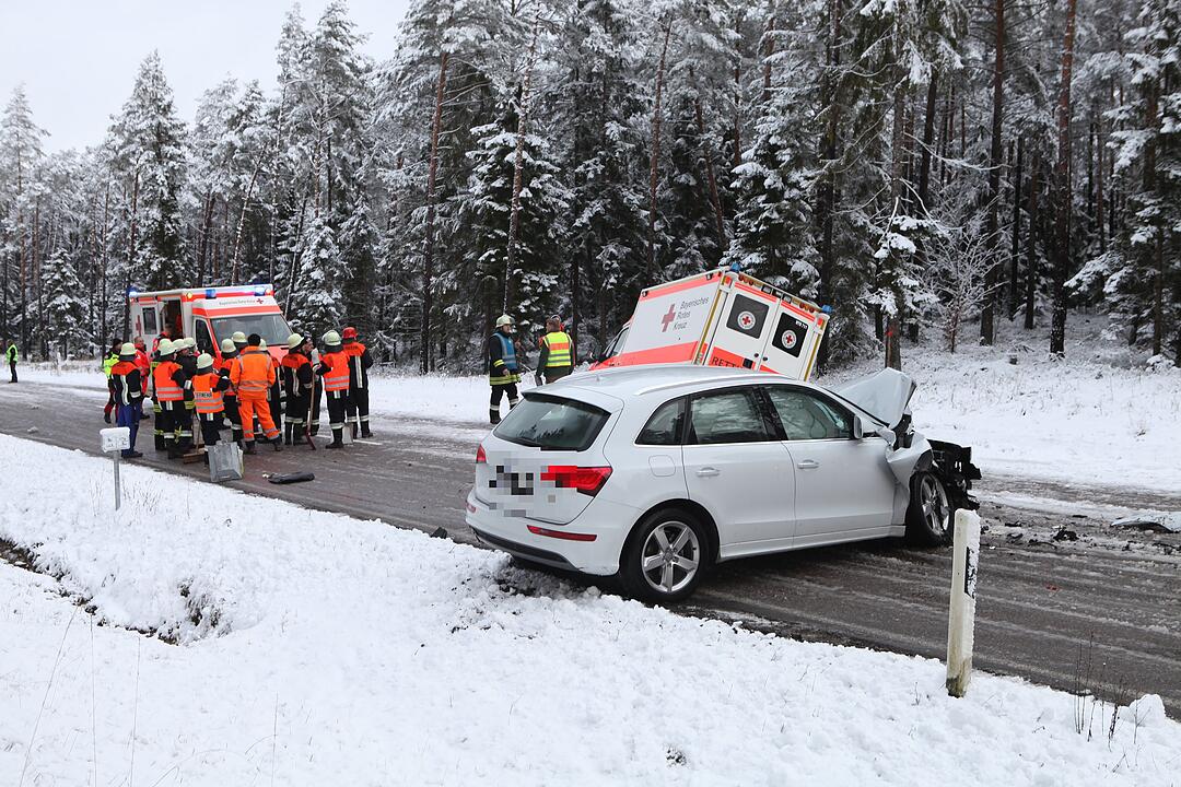 Kreis Ansbach: Auto kracht in Rettungswagen