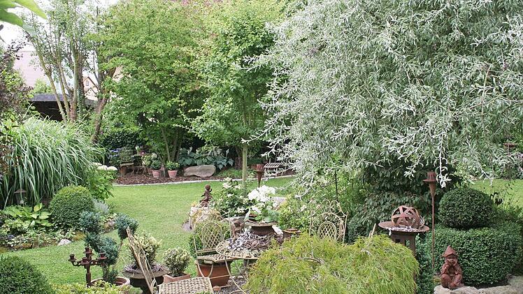 Der Garten der Familie Grau in Ailersbach, Ortsteil von Höchstadt, ist ein kleines Paradies. Foto: Evi Seeger