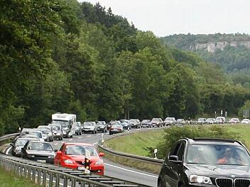Sonntags-Stau vor Ebermannstadt Foto: Georg58
