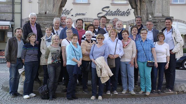 Die Jahrgänge, die 1962 gemeinsam eingeschult wurden, haben sich in Hammelburg getroffen und Erinnerungen ausgetauscht. Foto: Winfried Ehling