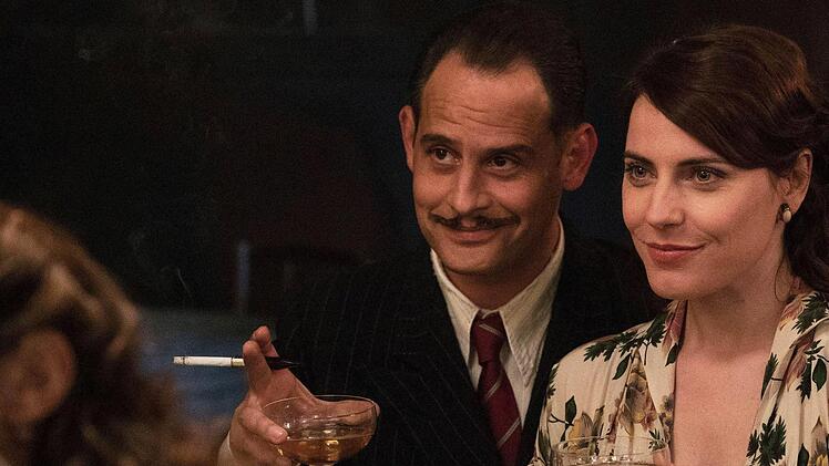 "Es war einmal in Deutschland": Szene mit Antje Traue und Moritz Bleibtreu  Foto: GermanyIGC Films/Fabrizio Maltese