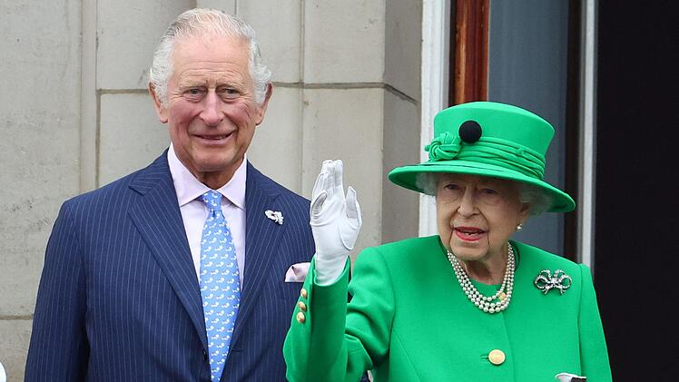 Zu Lebzeiten von Queen Elizabeth II. stand ihr Sohn Charles stets in ihrem Schatten.