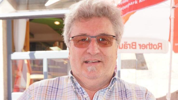 Eddi Arnold hat ein neues Buch geschrieben. "Der Rhöntrompeter erzählt  Heiteres und Nachdenkliches". Foto: Marion Eckert