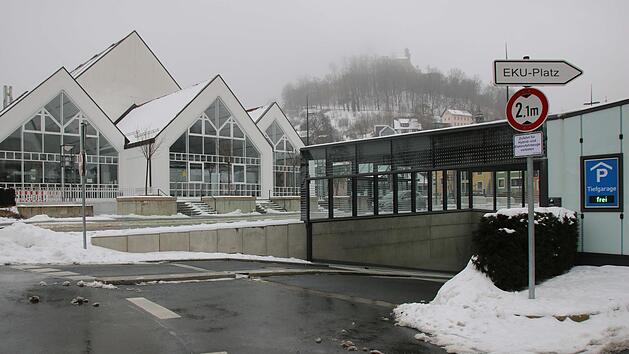 Die Tiefgaragen sind f&uuml;r E-Autos und Hybride ab sofort tabu.