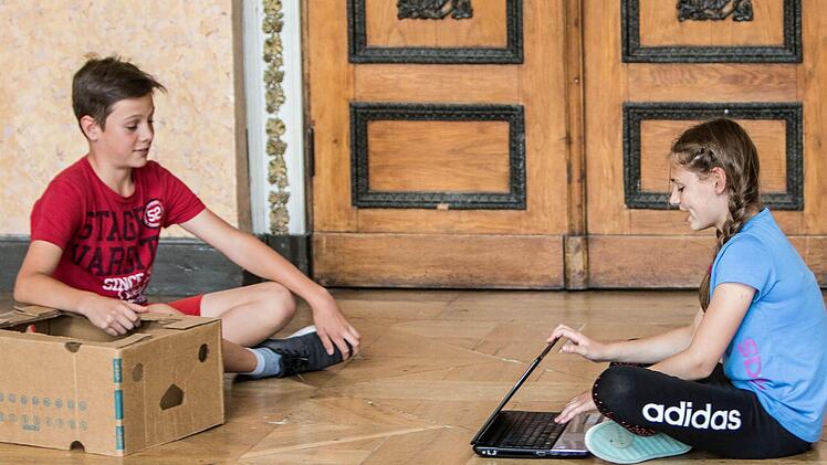 Am Dienstag spielt das Gymnasium Ernestinum "Wer ist die Schönste im Worlf-Wide-Web?" von Sabine Wessels.Foto: Jochen Berger