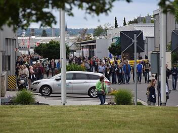 Wenn Siemens und BSH die Angehörigen ihrer Mitarbeiter einladen, dann ist das immer ein großes Fest, zu dem unzählige Besucher kommen. Dann wird er wieder einmal deutlich - der Begriff von der Siemensfamilie. Foto: Eckhard Heise