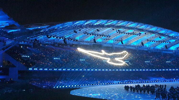 Gigantisch war die Eröffnungs-Show vor 60 000 Zuschauern im Stadion von Wuhan. Foto: privat